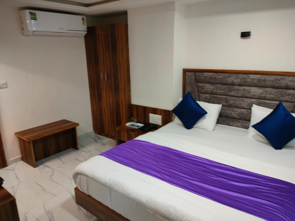 Hotel Ozone,Ахмедабад Екстер'єр фото