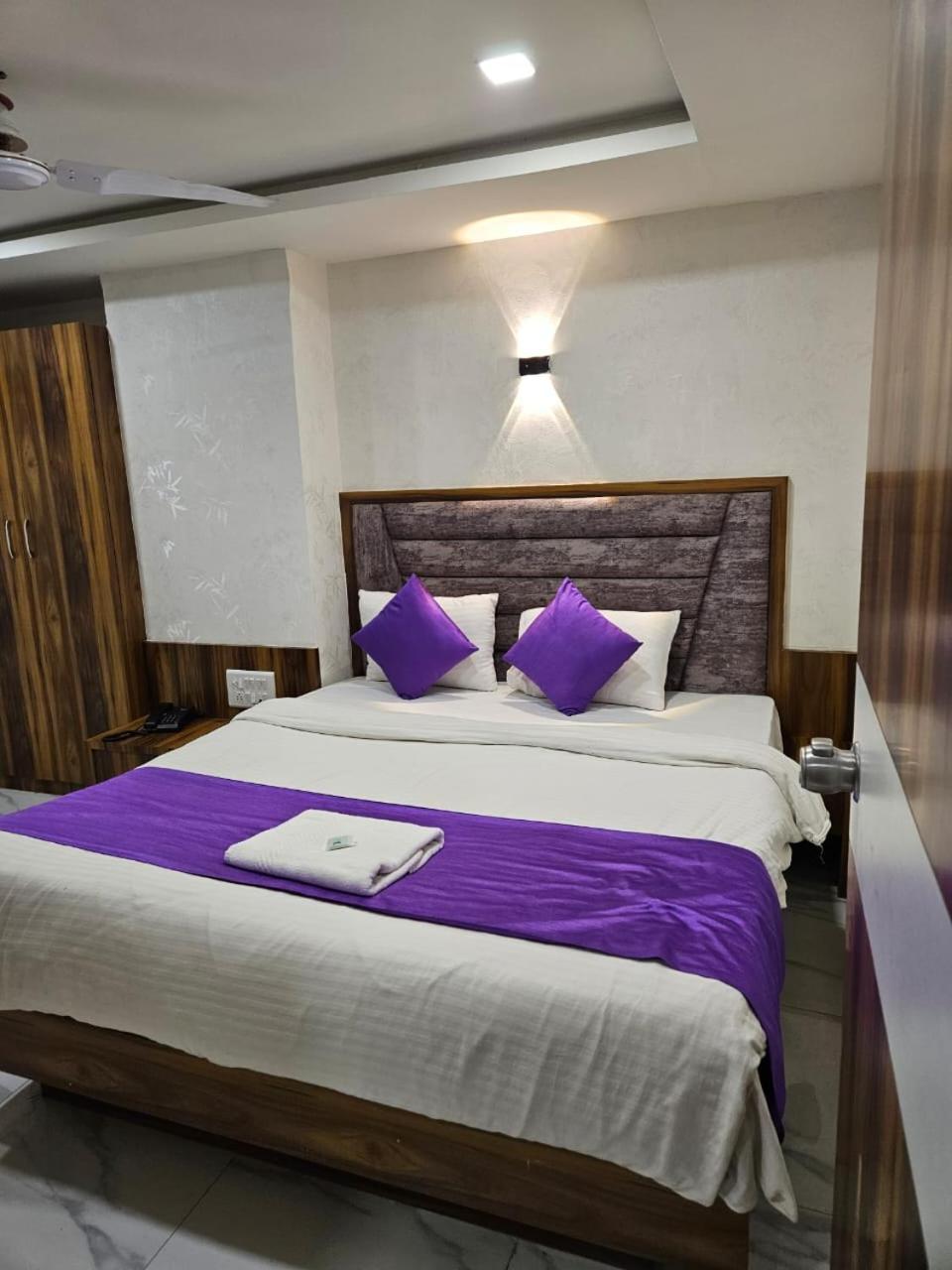 Hotel Ozone,Ахмедабад Екстер'єр фото
