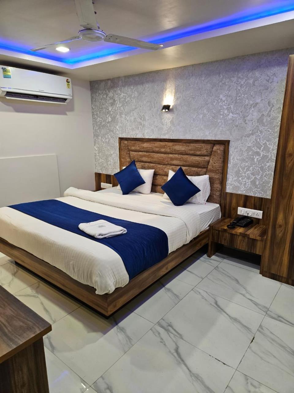 Hotel Ozone,Ахмедабад Екстер'єр фото