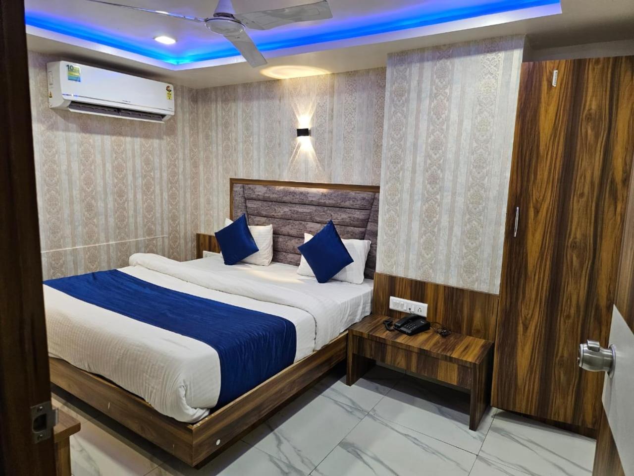 Hotel Ozone,Ахмедабад Екстер'єр фото