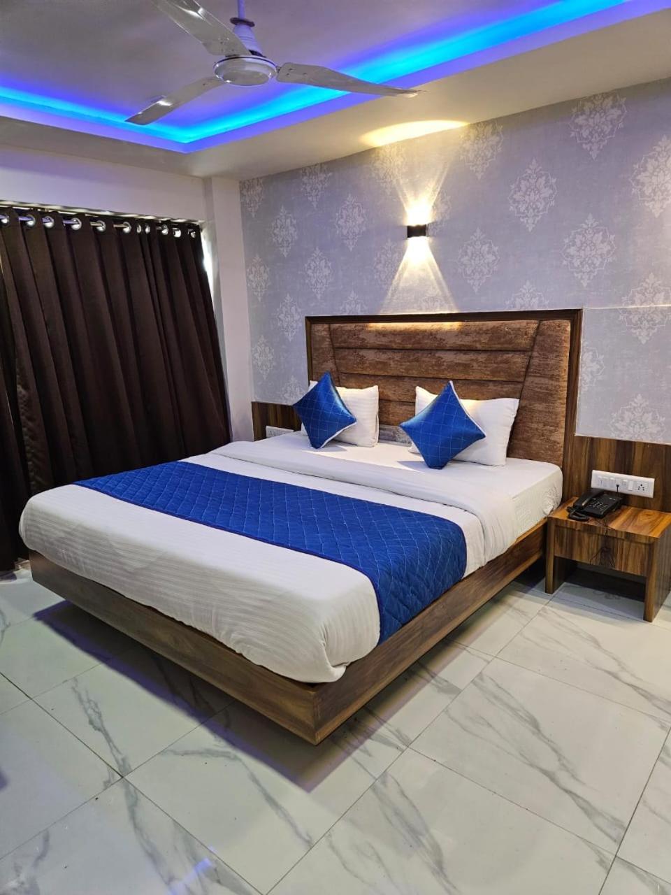 Hotel Ozone,Ахмедабад Екстер'єр фото
