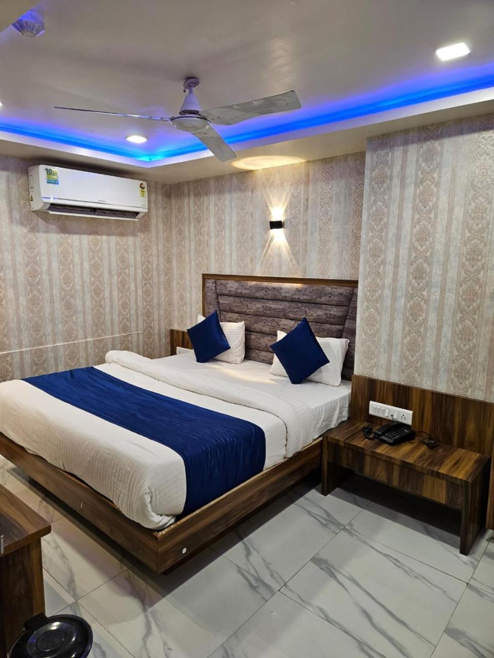 Hotel Ozone,Ахмедабад Екстер'єр фото